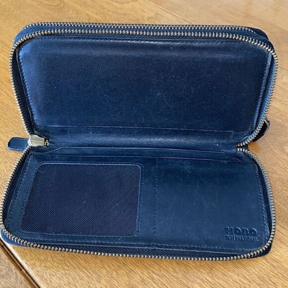 HOBO  International  clutch - Picture 6 of 7